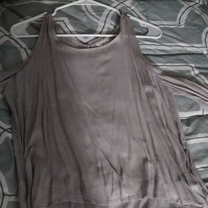 Grey top